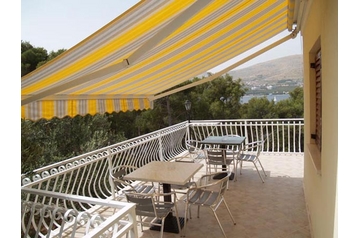 Kroatija Privát Okrug Donji, Eksterjeras